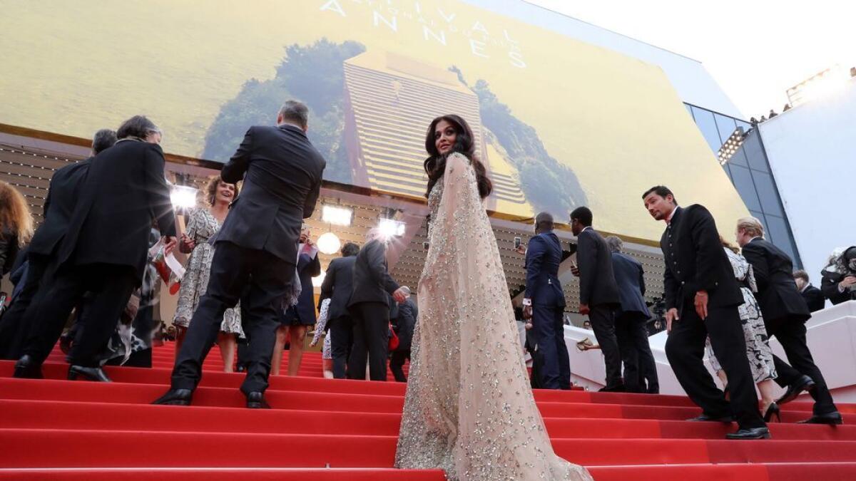 Aishwarya bedazzles Cannes red carpet in golden gown