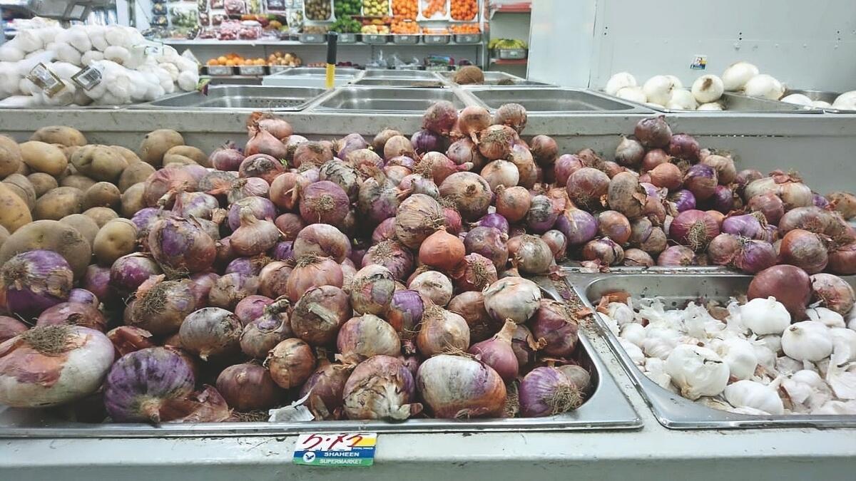 onion, onion price, uae, floods, indian onions