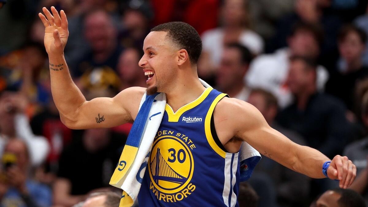Warriors ease past Nuggets