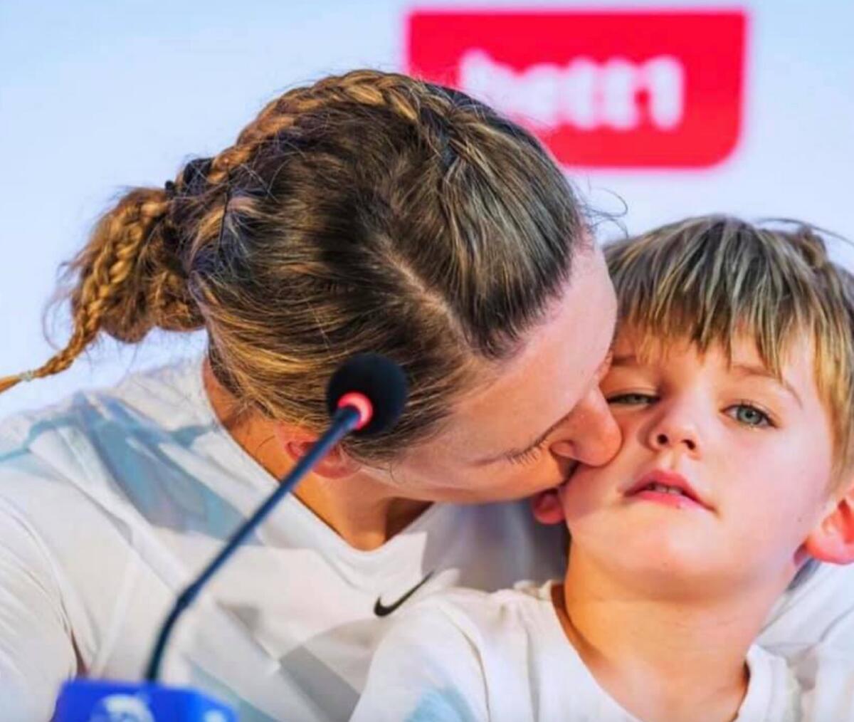 Victoria Azarenka with her son during a press conference. — Facebook