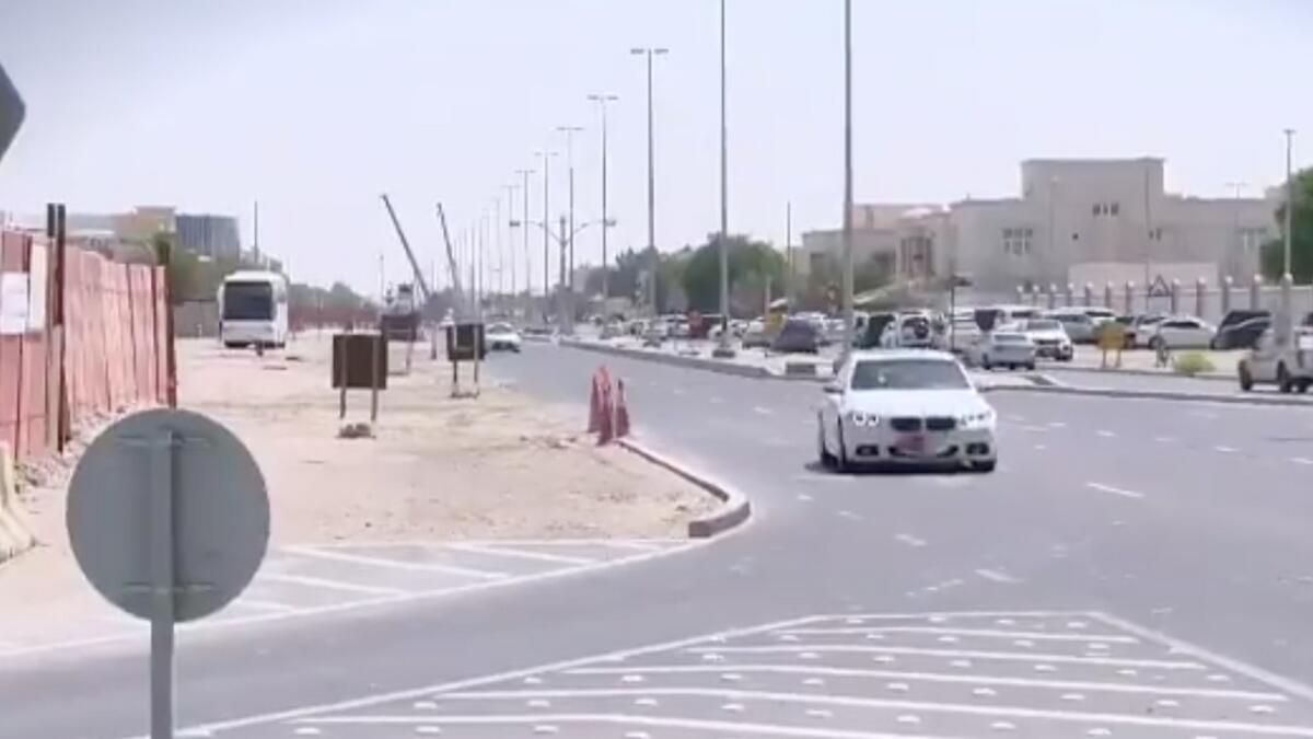 Abu Dhabi police, indicator, driving signal, traffic fine