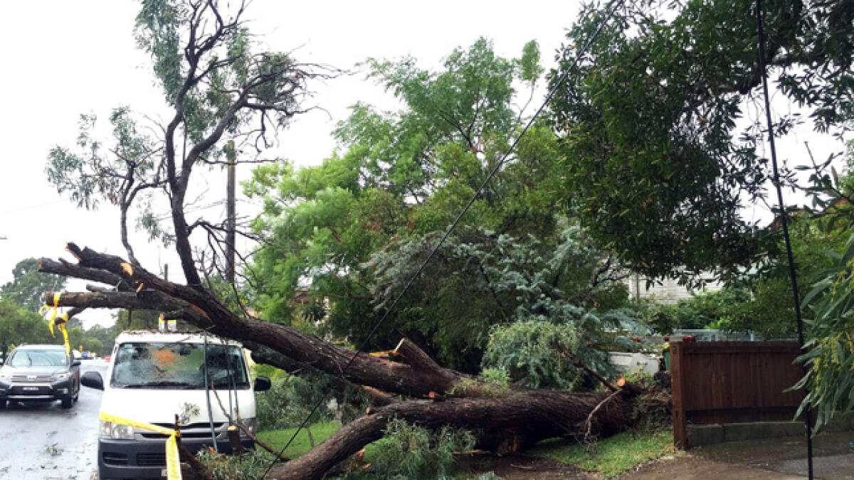 Super storm lashes Australian east coast for third day