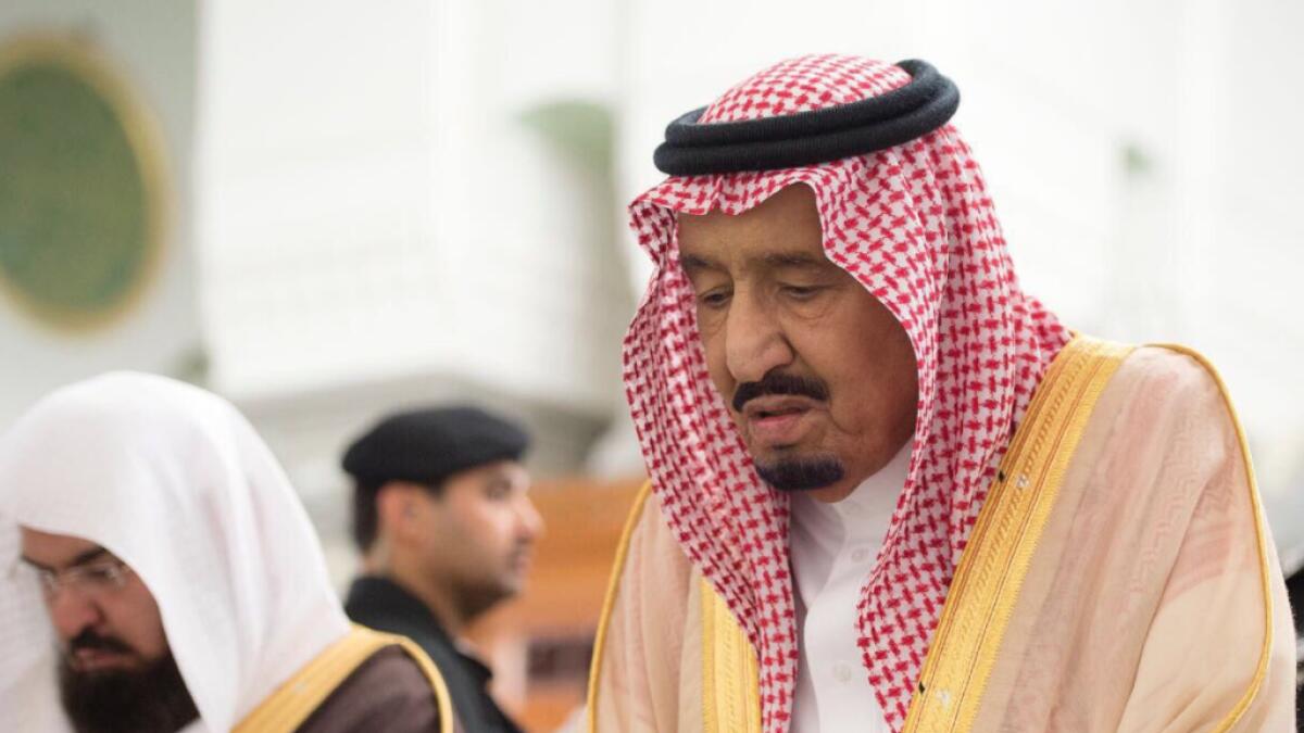 Photos: King Salman offers prayers at Quba mosque in Madinah