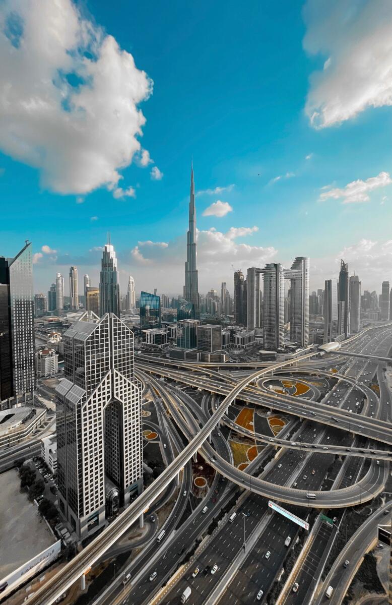 The view from Shangri-La Hotel offers a stunning view of SZR and Downtown Dubai