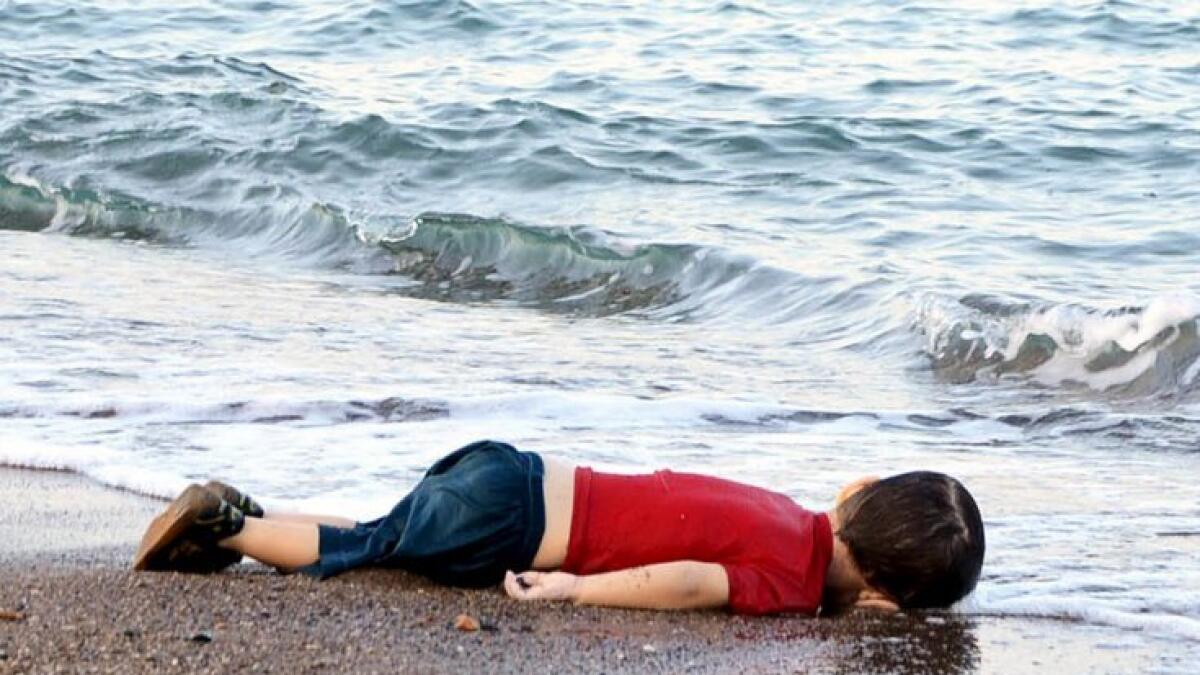 Daesh uses images of drowned toddler to warn refugees