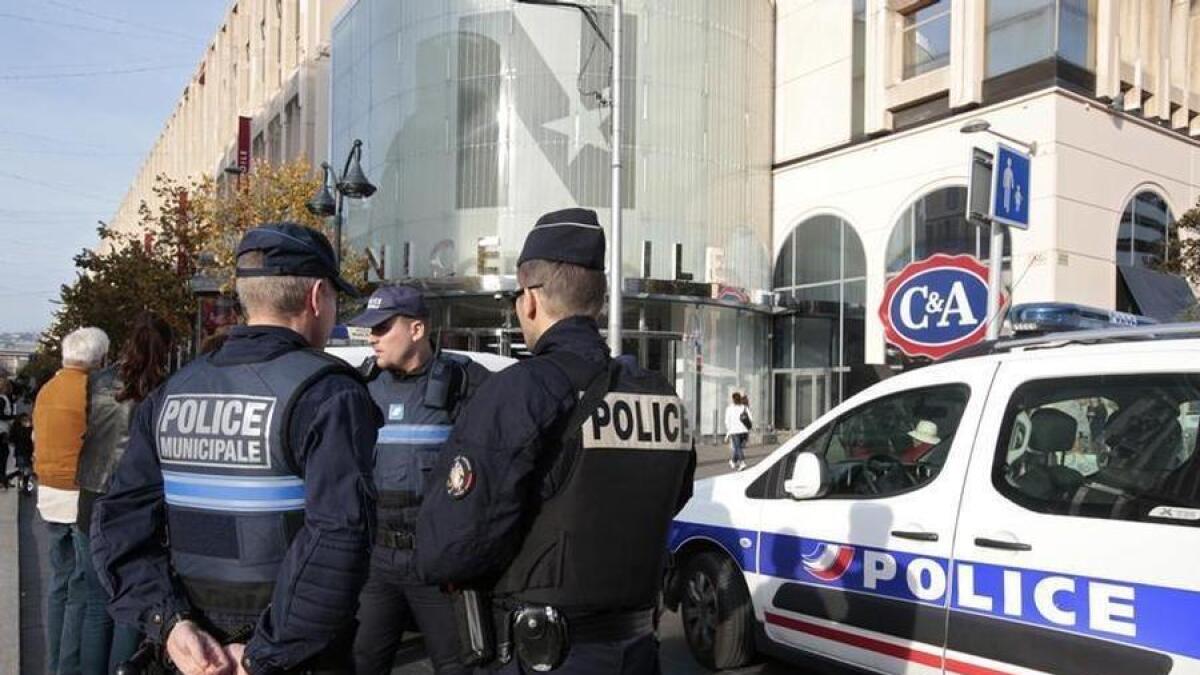 10 arrested in France for planning attacks on Muslims