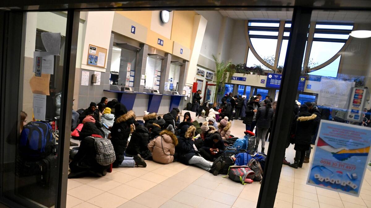 Foreign students from Ukrainian universities wait for trains at the railway station in Zahony, Hungary, close to the Hungarian-Ukrainian border on early morning, on March 4, 2022. Photo: AFP