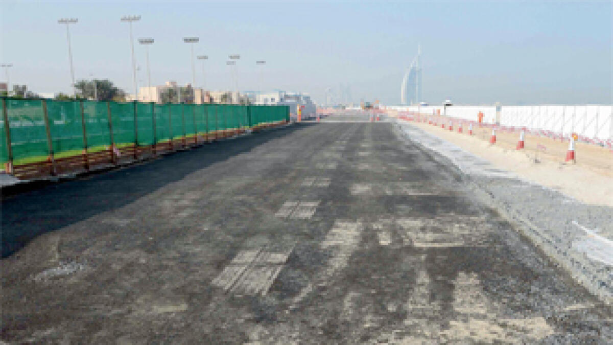 Dubai canal project traffic diversions from Oct 25