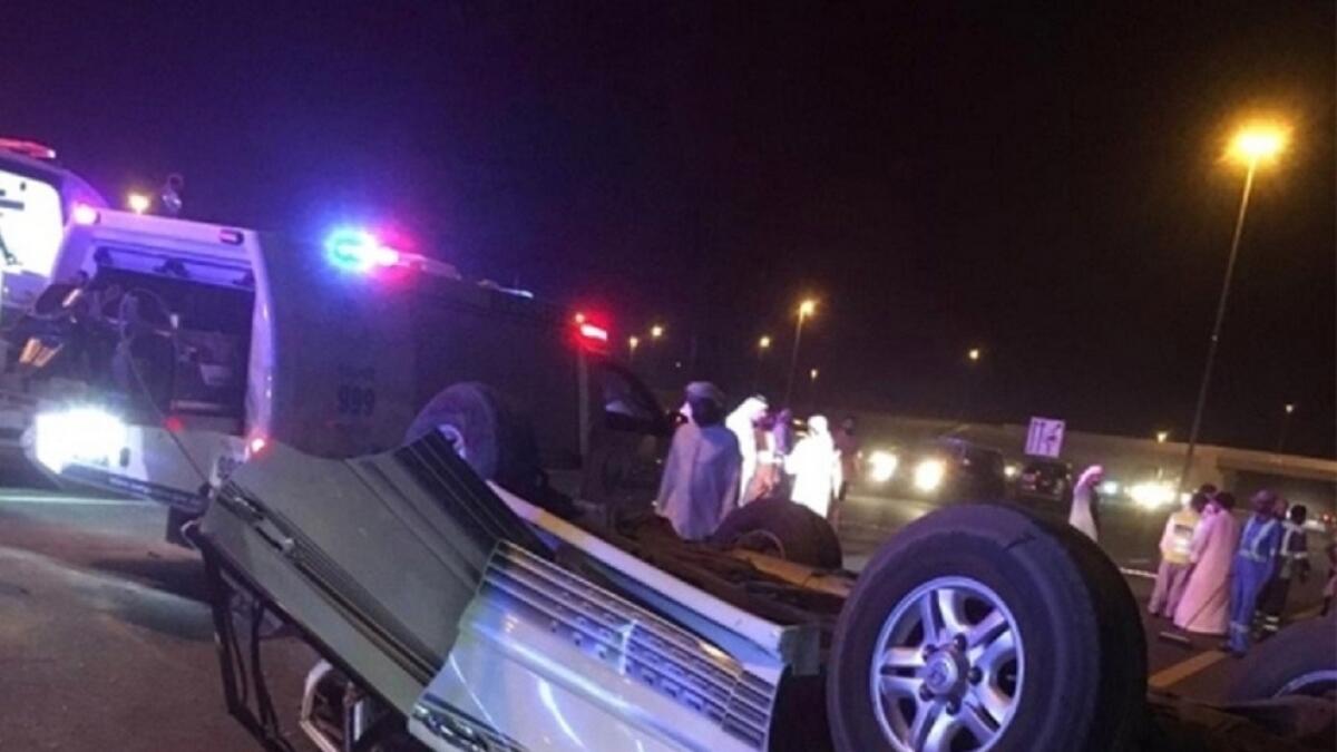 road accident, Ras Al Khaimah road accident, RAK accident, New Year accident, ambulance, emergency vehicles, patrol cars