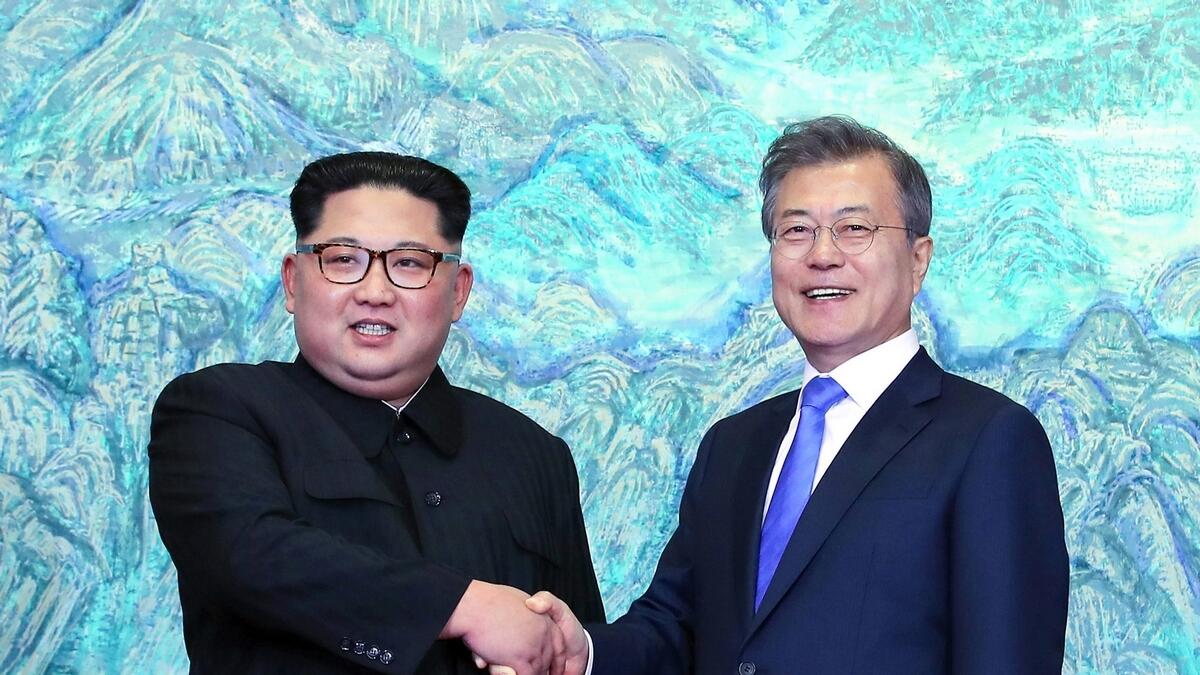 Two Koreas to hold reunion for war-separated families