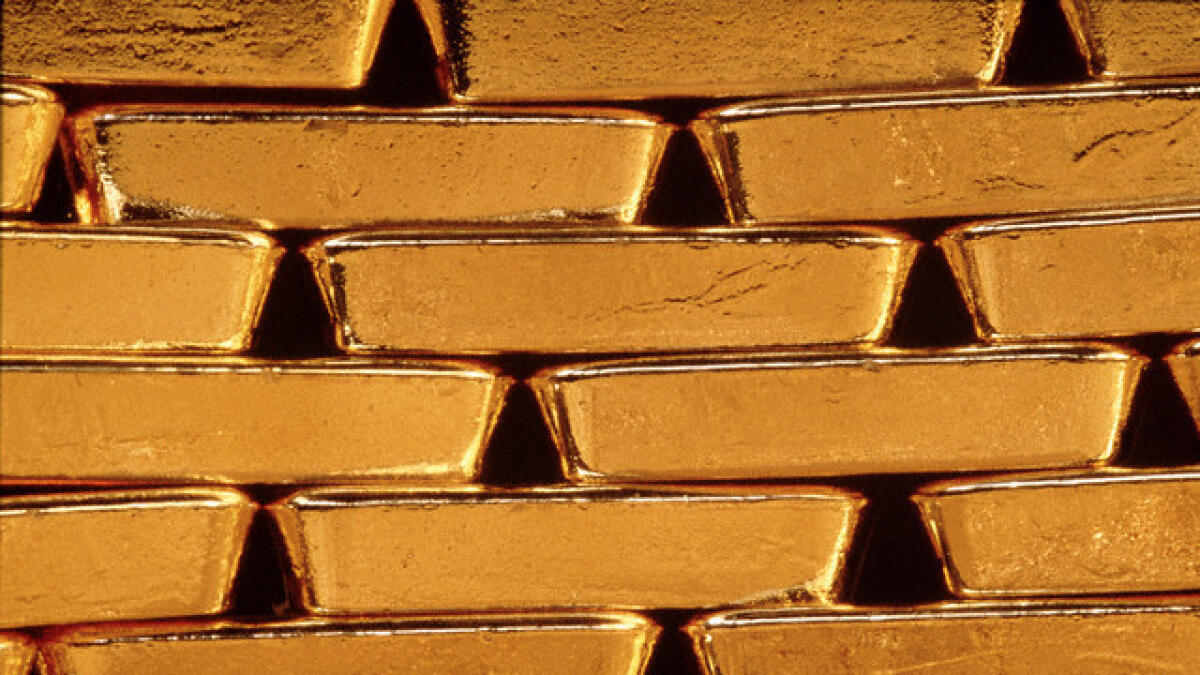 Gold heads for biggest quarterly rise