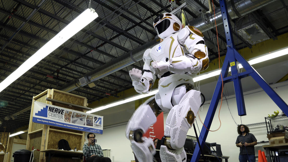 Nasas Valkyrie robots set the table for human life on Mars