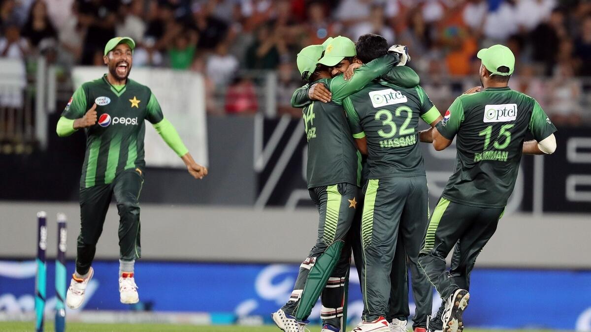 Pakistan thump NZ in T20 to level series 