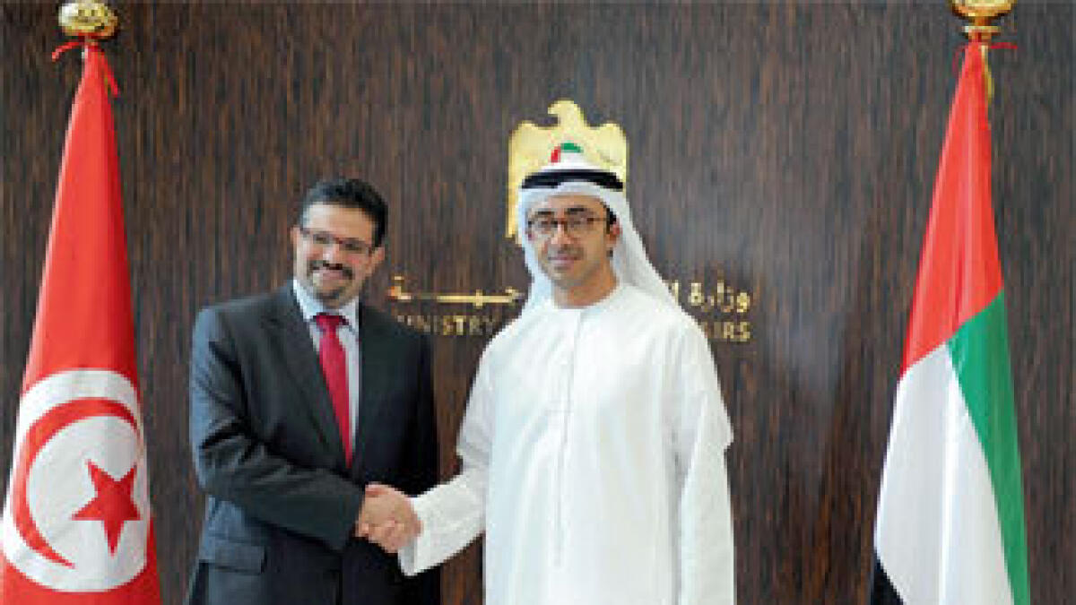 Shaikh Abdullah praises Tunisian support to UAE on islands