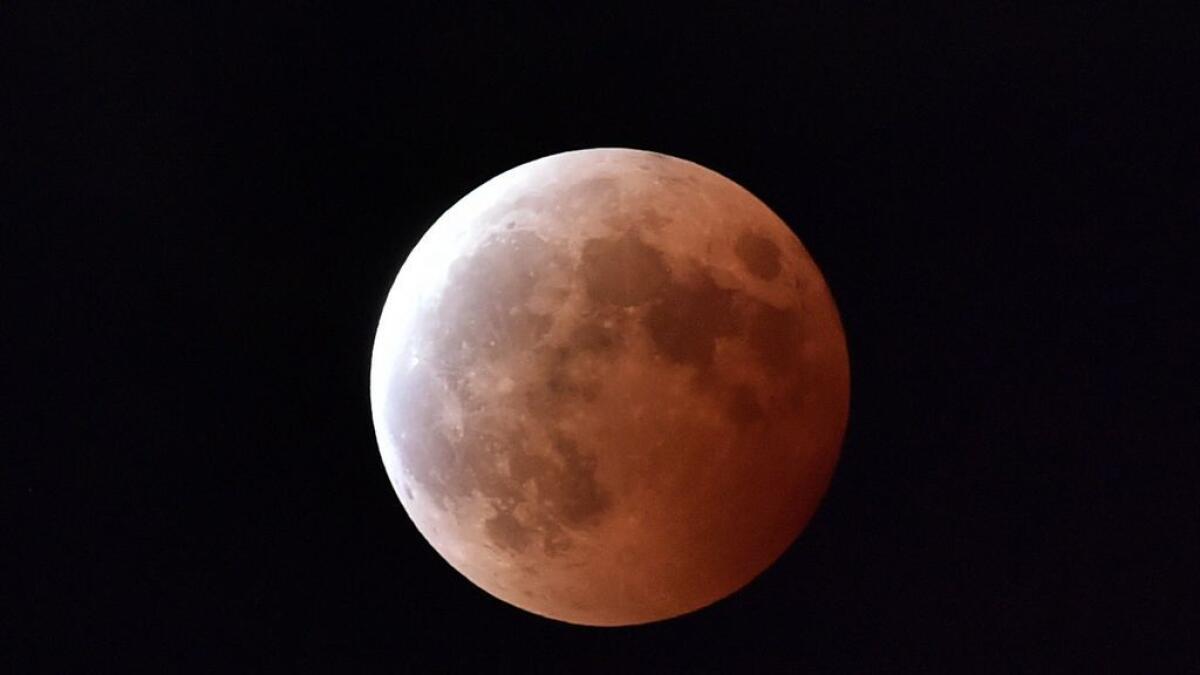 Super blood moon to give stargazers a rare show