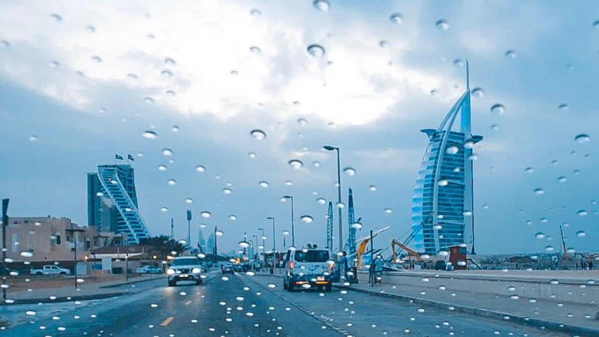 Light to moderate rain, Weather, UAE rain