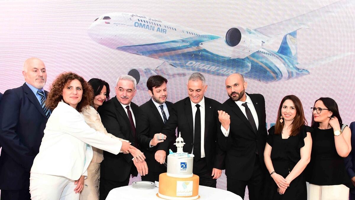 Oman Air begins daily direct service to Athens