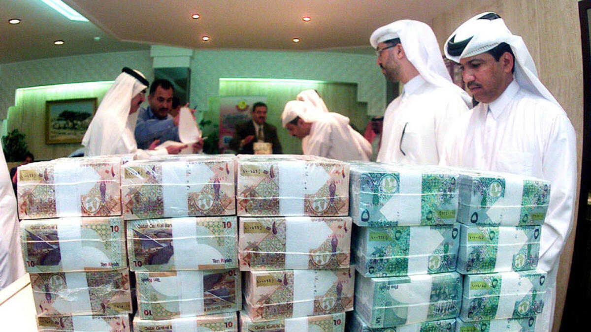 Several UK banks stop selling Qatar riyals as diplomatic crisis mounts