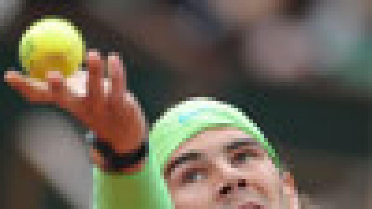 Nadal storms past Melzer into French Open final