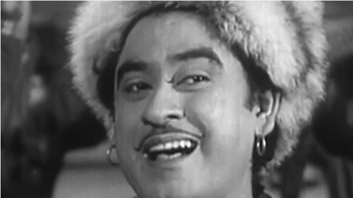 Jhumroo (1961) — Kishore Kumar and Madhubala starred in this musical romantic comedy film helmed by Shankar Mukherjee. 'Main hoon jhumroo' and 'Koi humdum na raha' in Kishore's voice remain evergreen numbers from the fil