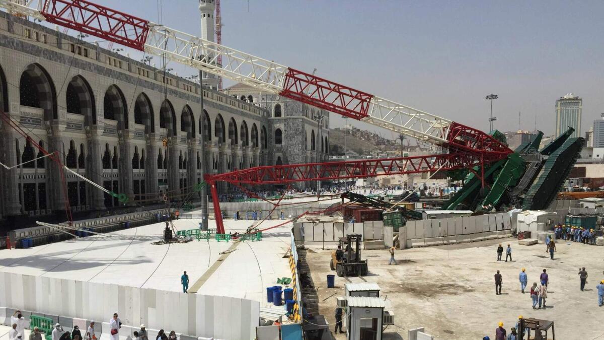 Saudi official blames high wind for toppling of Makkah crane