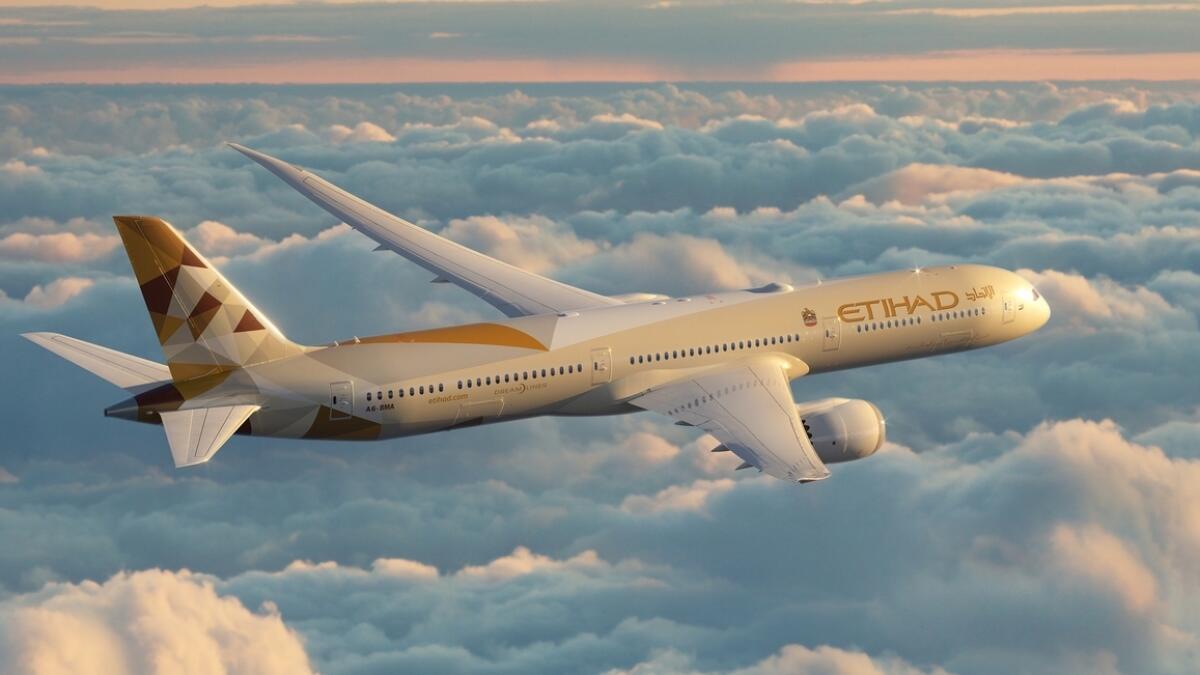 Etihad sells 38 aircraft for $1 billion