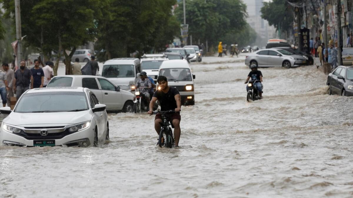 Pakistan, thunderstorms, rain