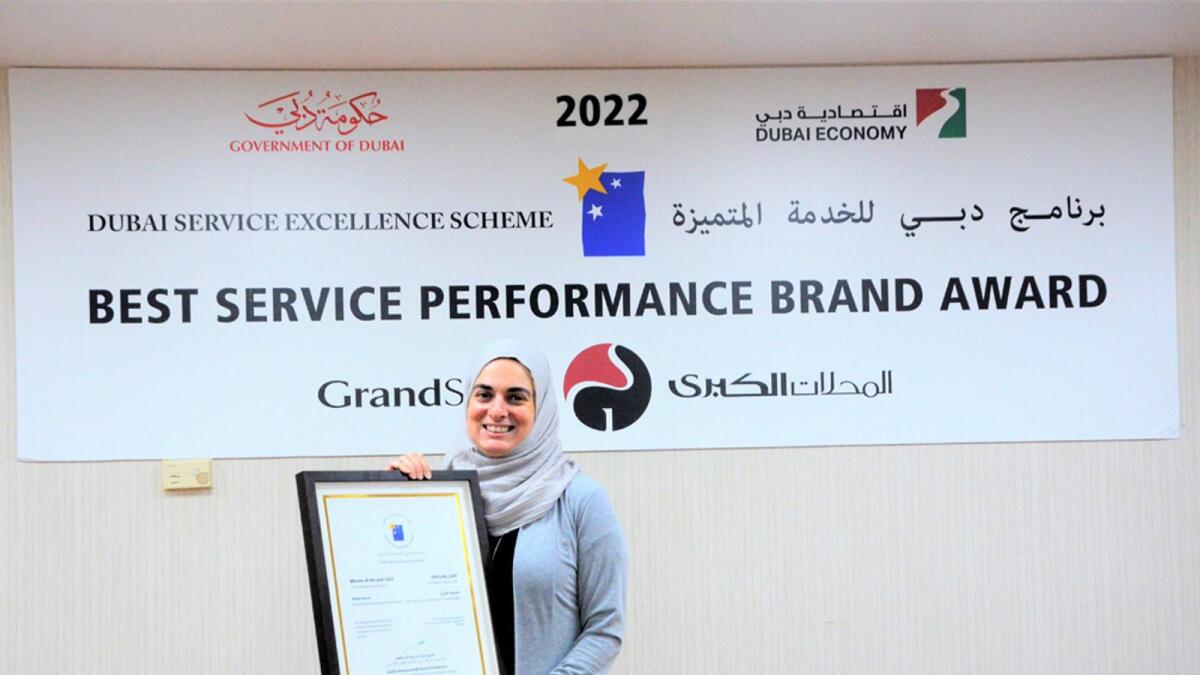 Suha Abu Issa, Retail Director of Grand Stores with DSES Award 2022.