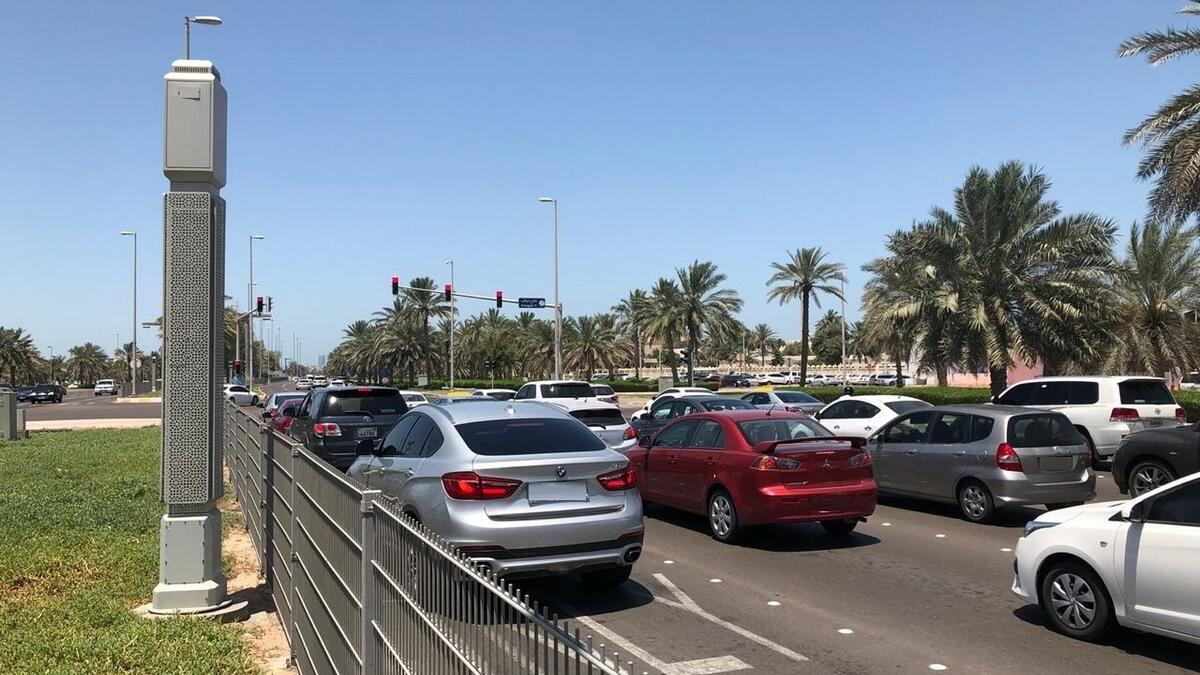 UAE traffic rules, uae damaged roads report, dubai traffic 