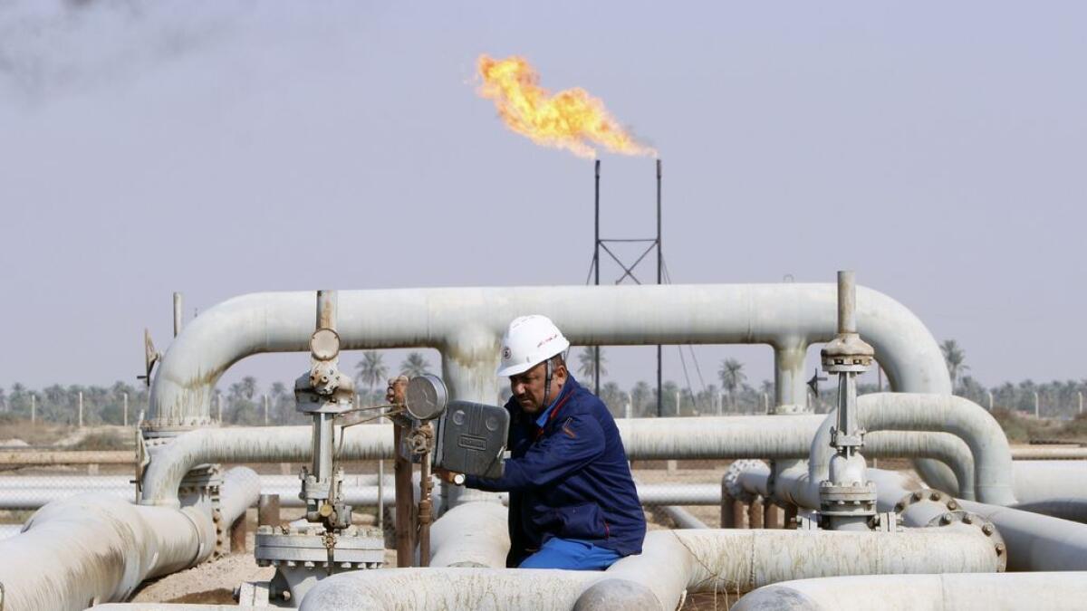 Oil slips further ahead of Irans return 