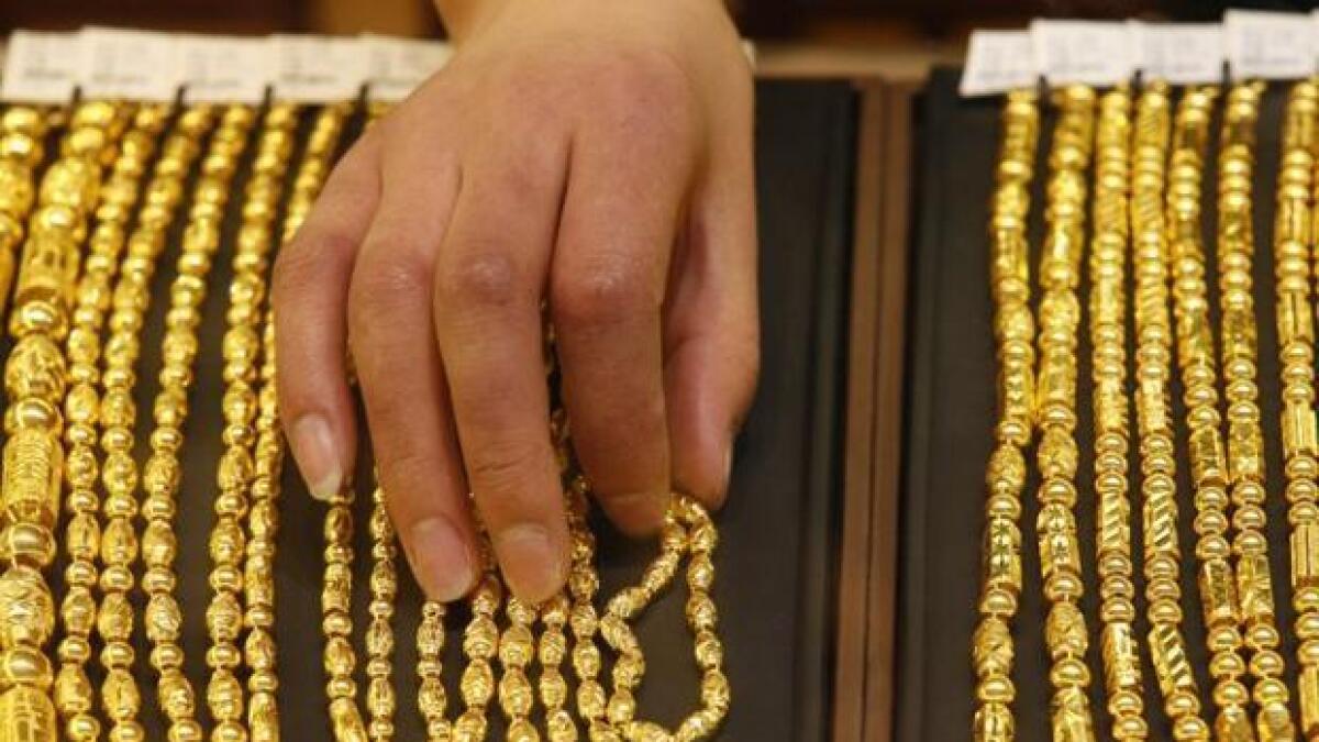Dubai golds price dip continues although it edged up globally