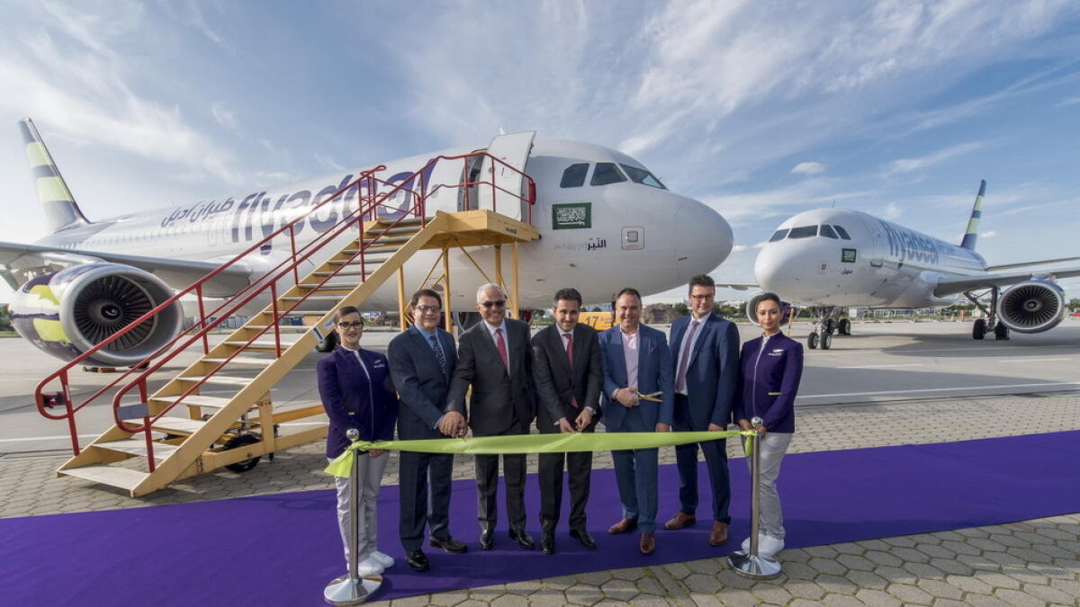 DAE delivers new A320 to flyadeal