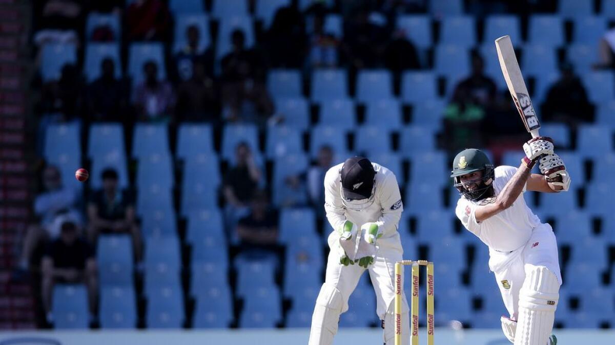 Cricket: South Africa take control of second Test