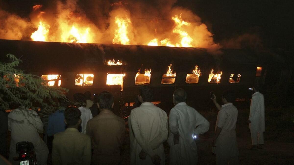 Video: Oil tanker truck hits passenger train in Pakistan