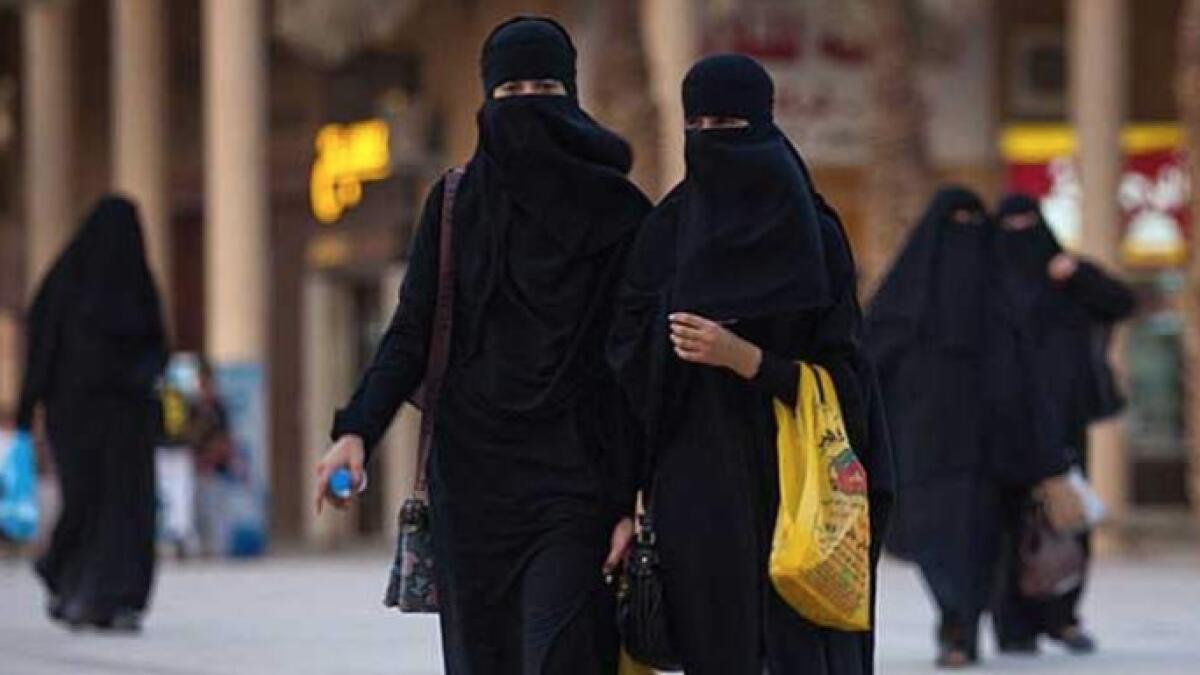 Saudi women to be told of divorce by text message under new law