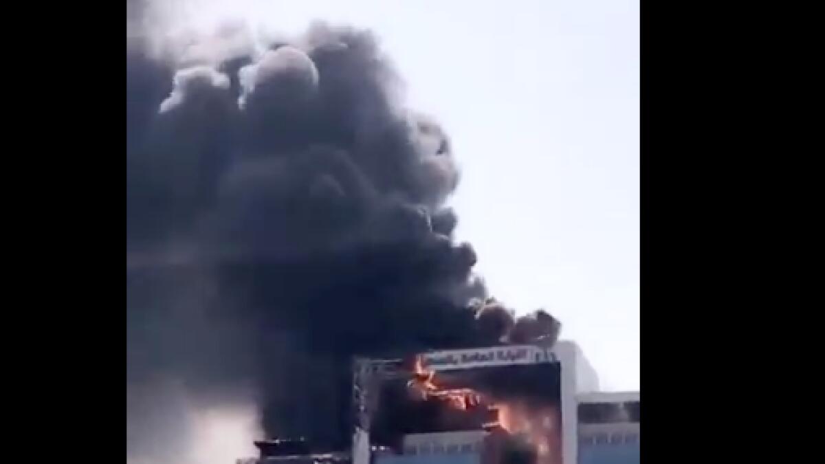 Video: Massive fire breaks out in building in Saudi Arabia