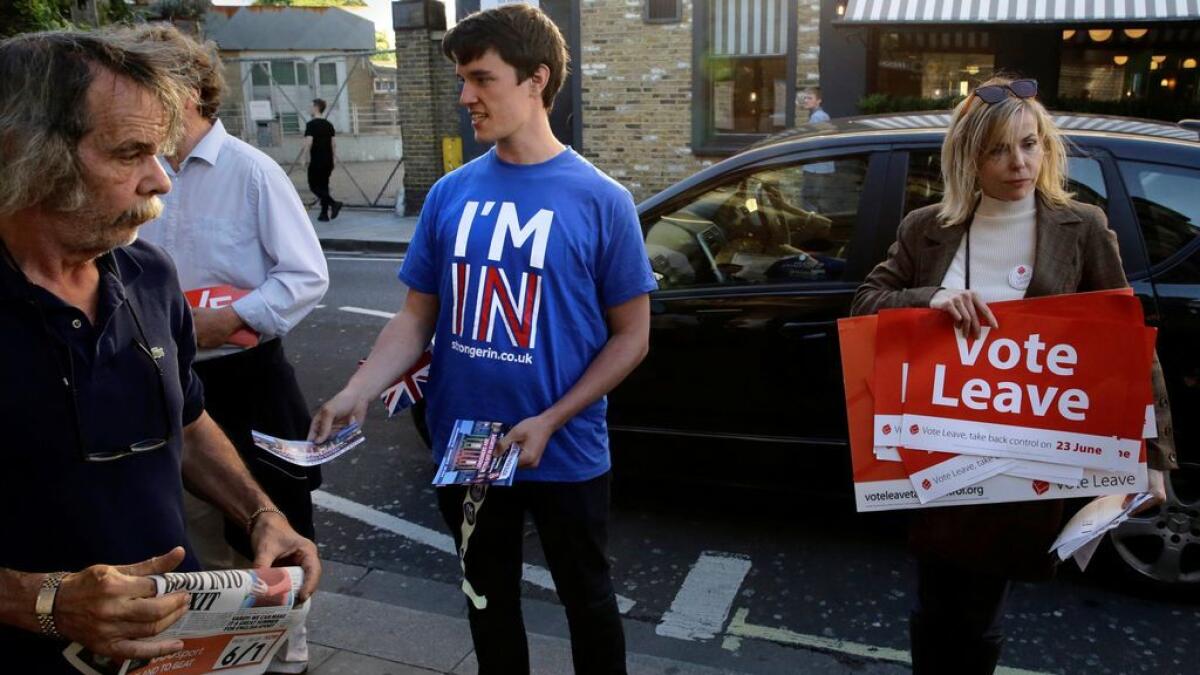 Leave leads in early returns from Brexit vote