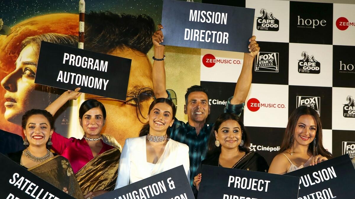 Akshay Kumar with his Mission Mangal co-stars Taapsee Pannu, Kirti Kulhari, Vidya Balan, Sonakshi Sinha and Nithya Menen at the trailer launch for the film