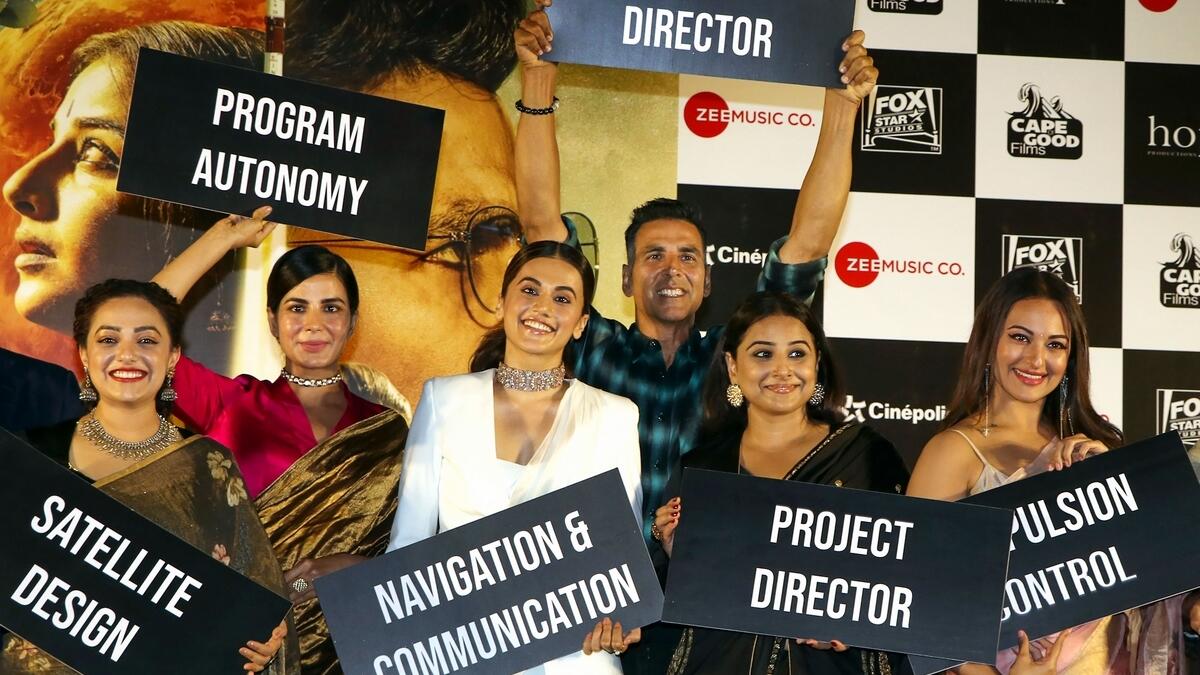 Akshay Kumar with his Mission Mangal co-stars Taapsee Pannu, Kirti Kulhari, Vidya Balan, Sonakshi Sinha and Nithya Menen at the trailer launch for the film