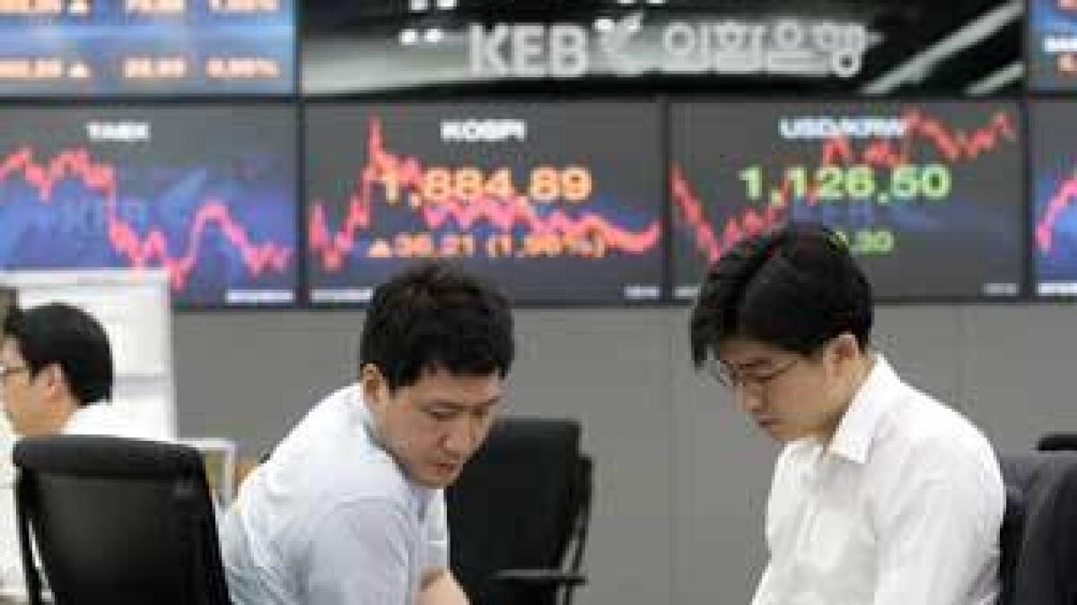 Asia stock markets retreat on confusing US data