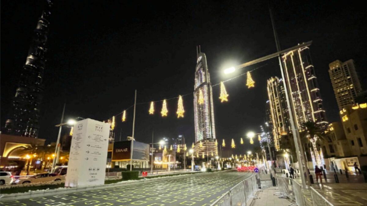 Preparations for New Year's Eve celebrations in Downtown Dubai. — Photo by Juidin Bernarrd