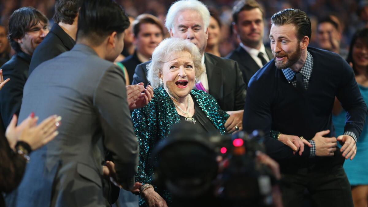 Actress Betty White accepts the award for Favorite TV Icon during The 41st Annual People's Choice Awards at Nokia Theatre LA Live on January 7, 2015 in Los Angeles, California. (Photo: AFP)