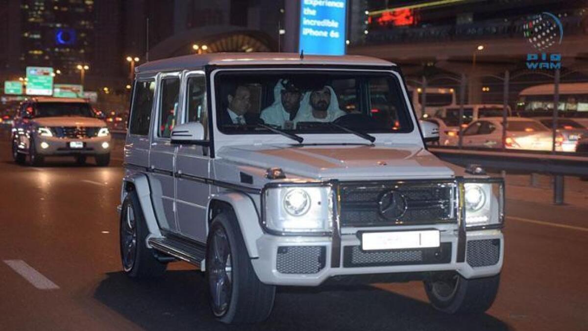 Shaikh Mohammed drives around Egypt President Sisi