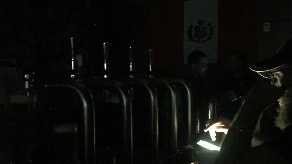 A restaurant in Mall of the Emirates during the power outage.