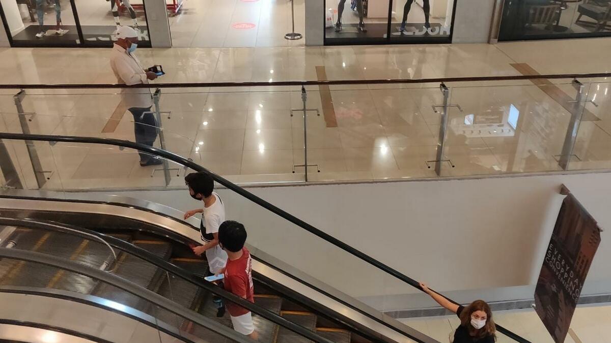Dubai marina mall, coronavirus, covid-19, elderly, children