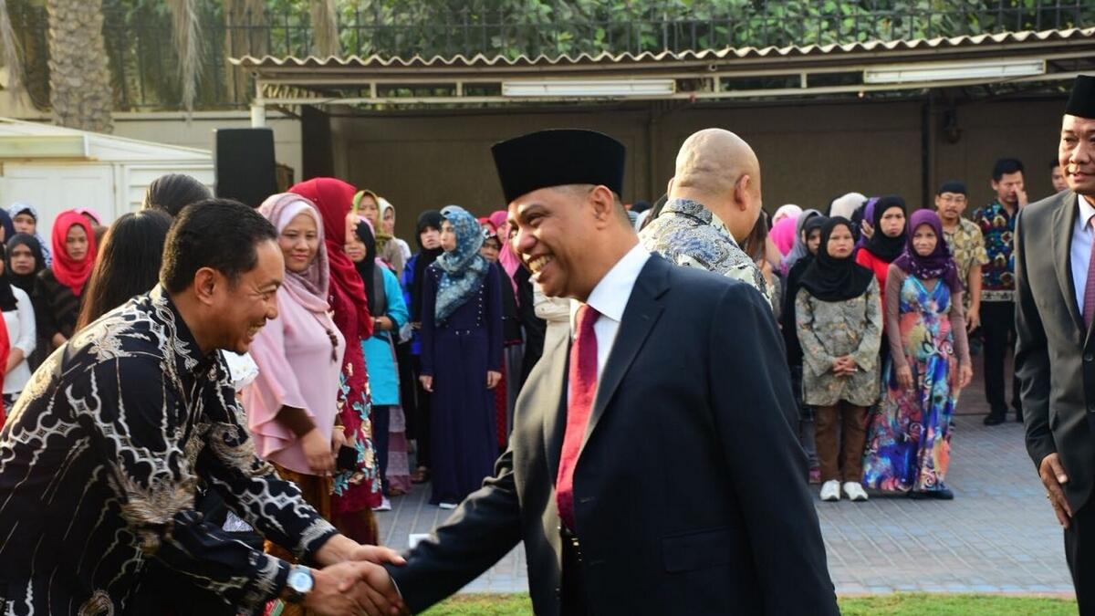 Consul-General Ridwan Hassan greets his compatriots during the celebration of Indonesia’s 73rd Independence Day at the Indonesian Consulate in Dubai.