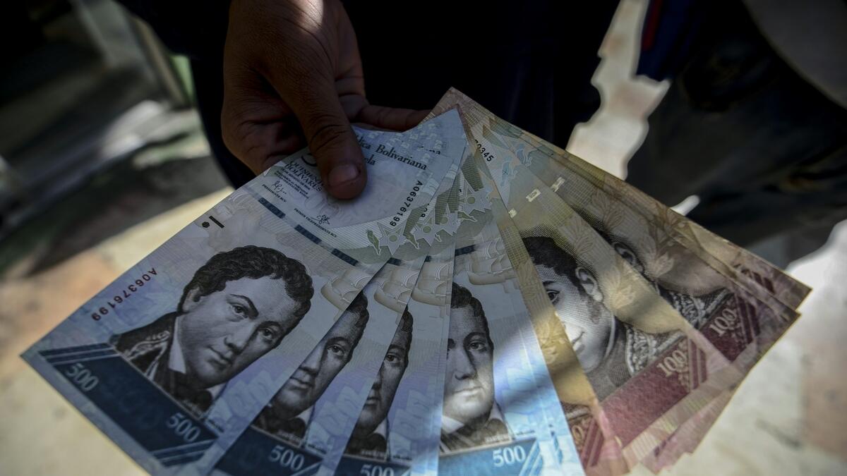 Venezuela city issues own currency to fight cash crisis