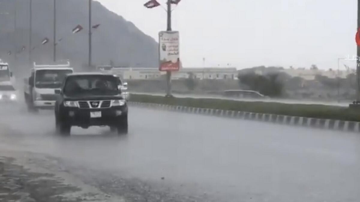 man killed, car flip over, heavy rains, uae, rain, speeding, flip