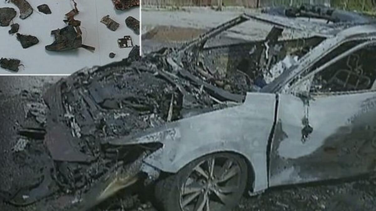  Mobile phone explodes, burns down car 