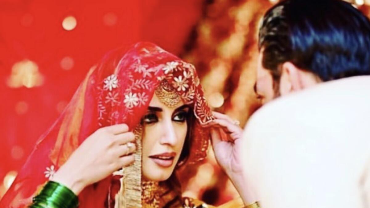 Video: Pakistani actress Iman Ali performs stunning dance at her wedding
